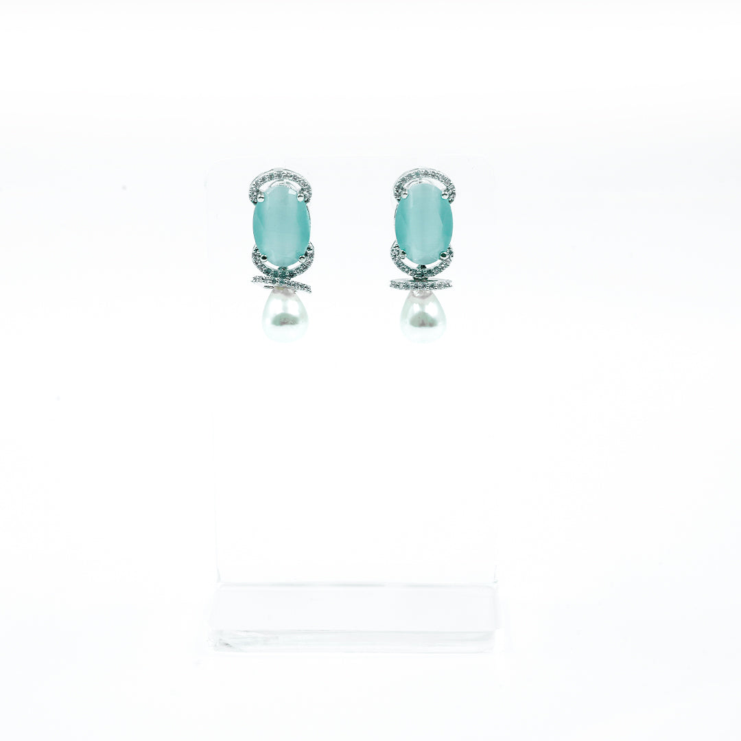 Pista Green Elegance Drop Earrings