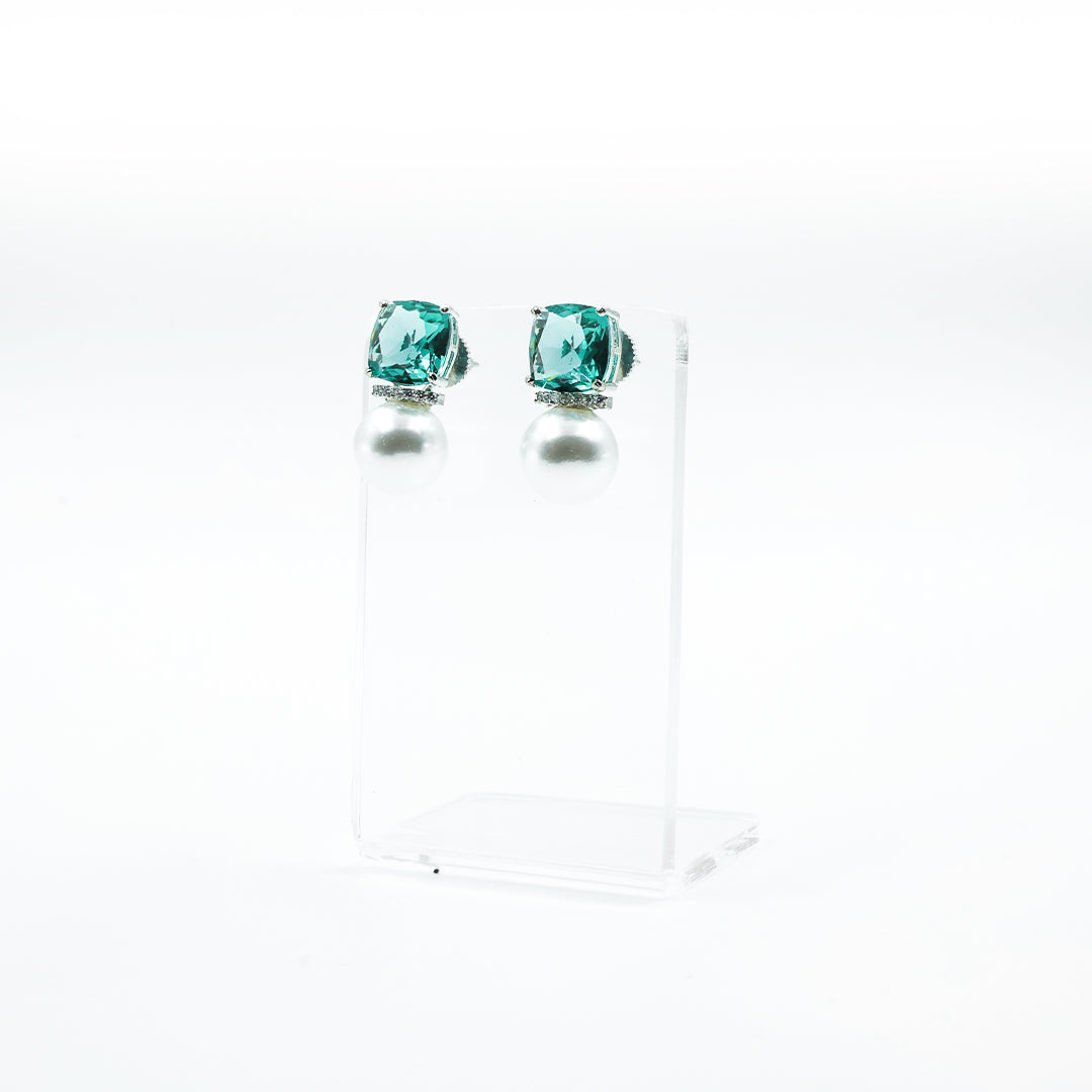 Emerald Radiance Pearl Drop Earrings