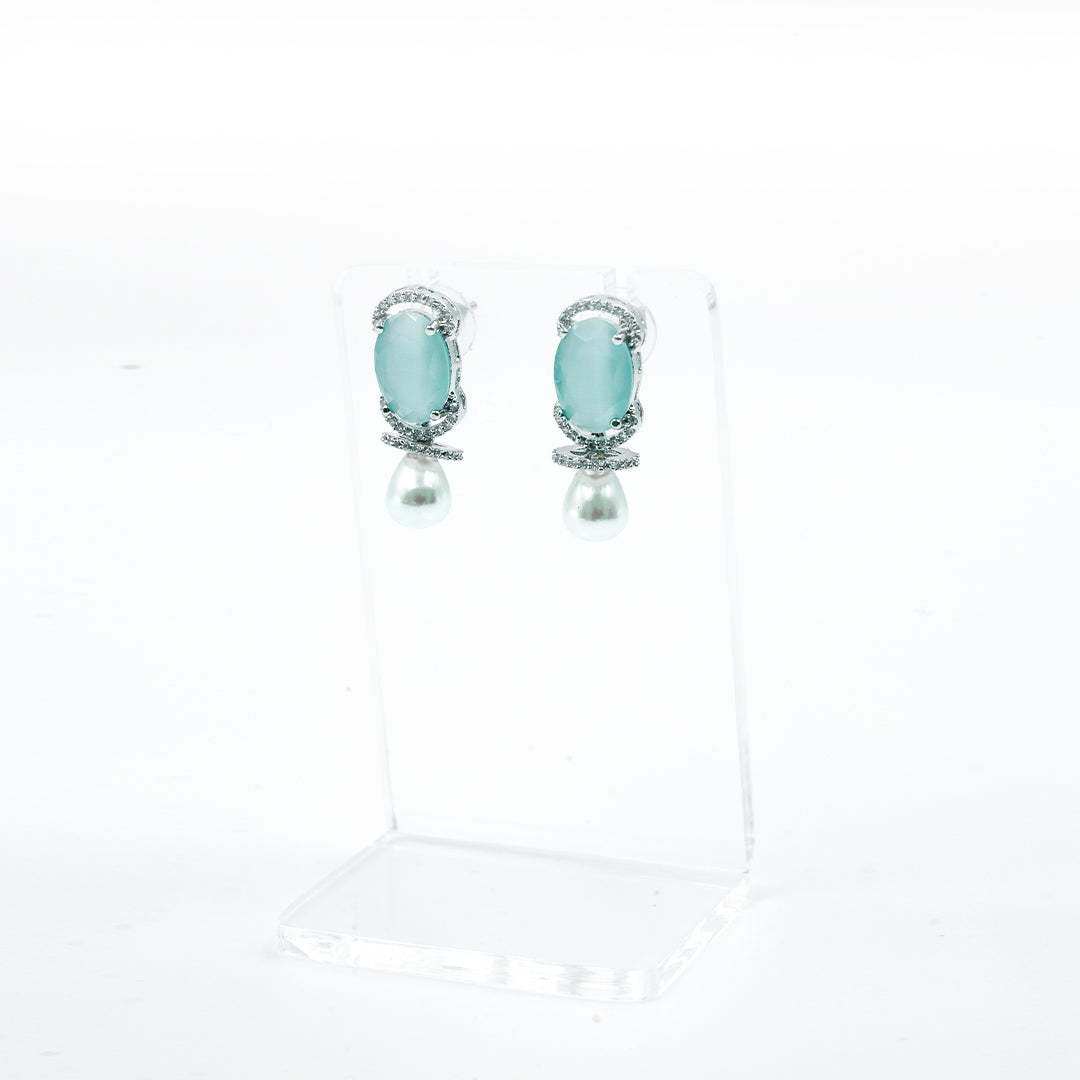 Pista Green Elegance Drop Earrings