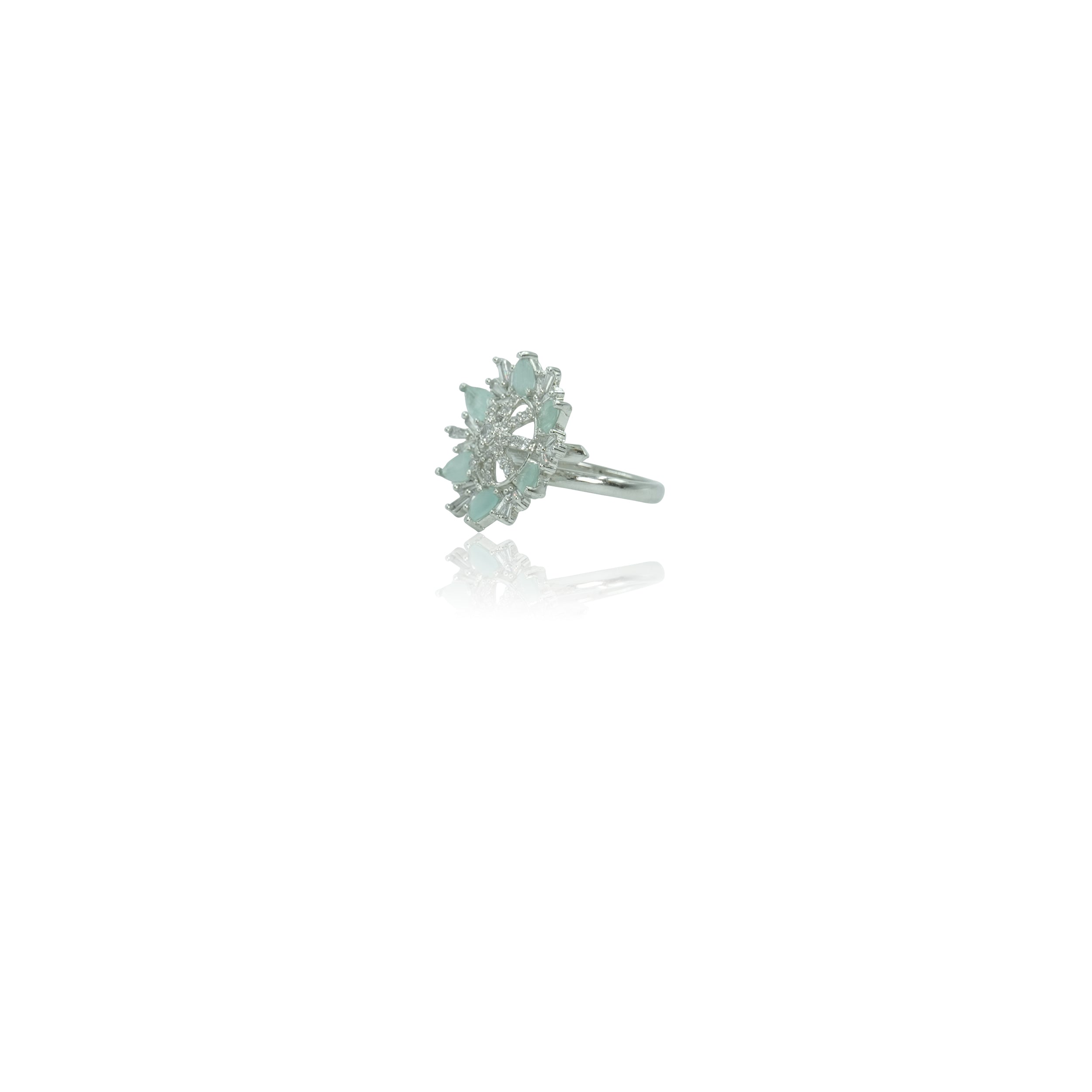 Pista Green Snowflake Ring