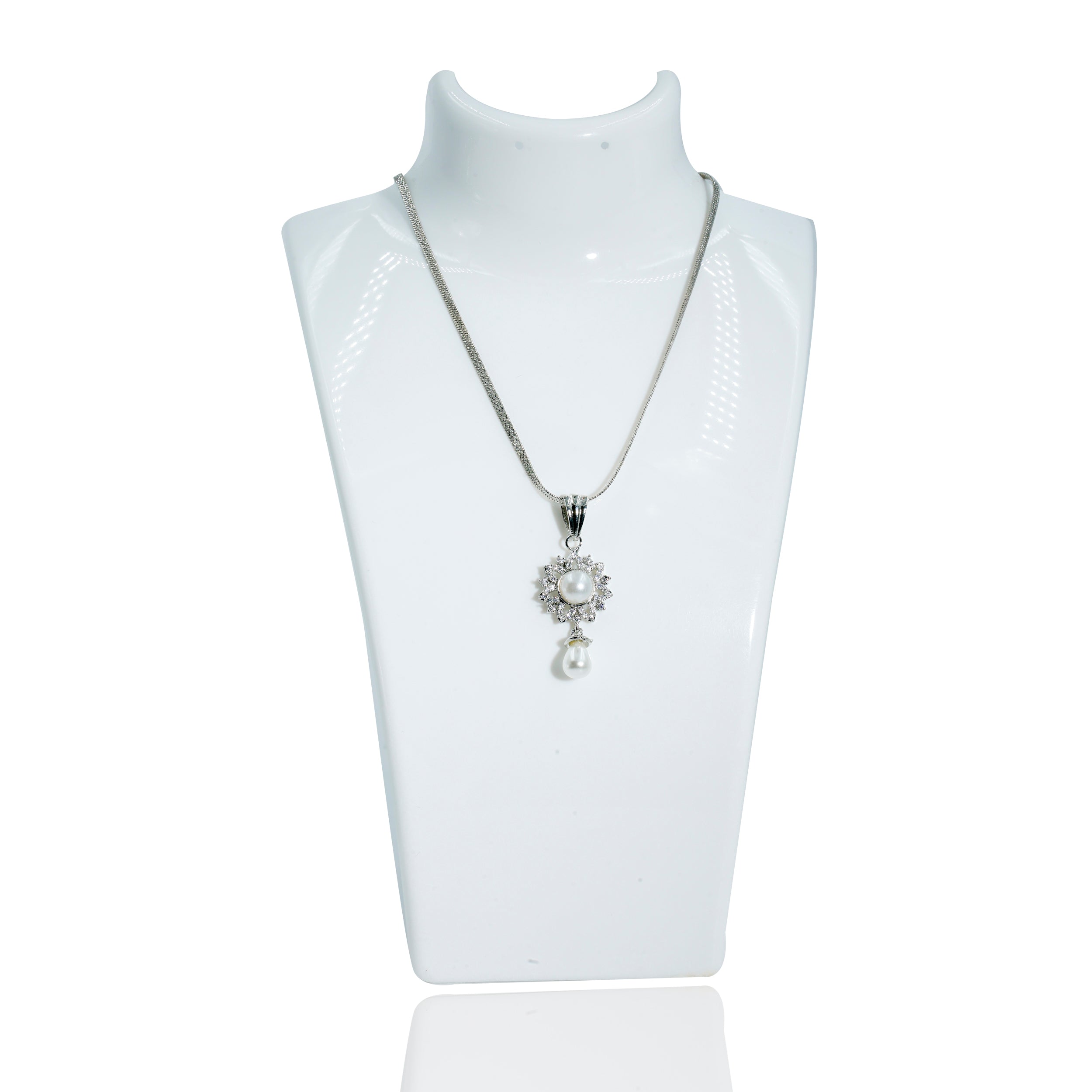 Elegant Pearl Floral Pendant